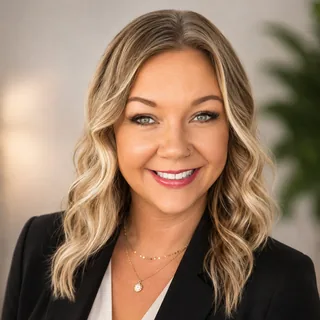Lindsay Pauly